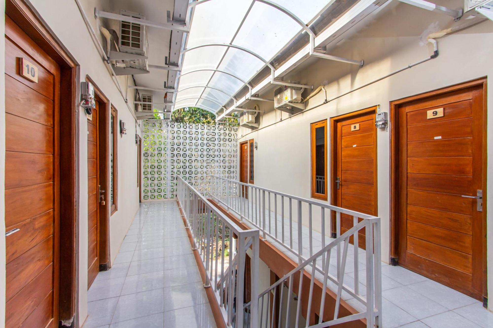 Oyo 1718 Homestay Wak Gobenk Salakan Ngoại thất bức ảnh