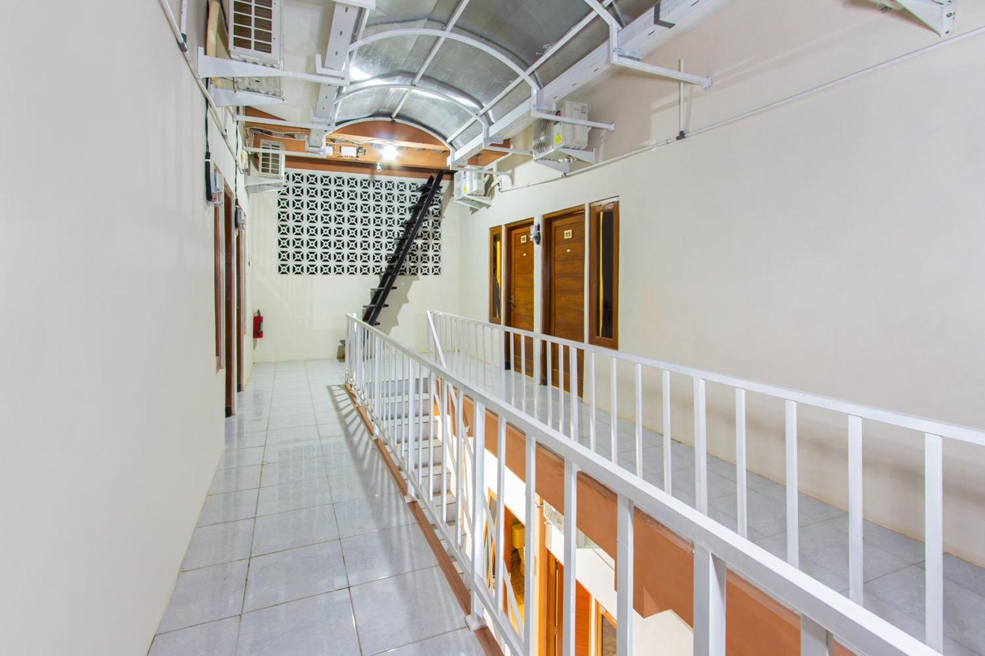 Oyo 1718 Homestay Wak Gobenk Salakan Ngoại thất bức ảnh